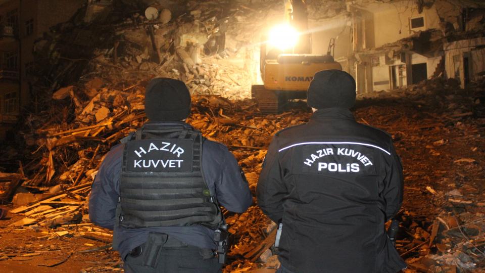 Türkiye’deki sivil toplum kuruluşları İsrail’e tepki göstermek için bir araya geliyor / Af Örgütü ve Hrw'den deprem bölgesinde polis ve jandarma ihlalleri raporu