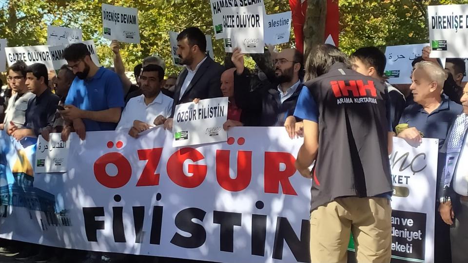 Filistin için Ankara’da sabah namazı sonrası STK'lar bir araya geldiler.. / İMH Ankara : Filistin Halkı Onur Mücadelesi Veriyor
