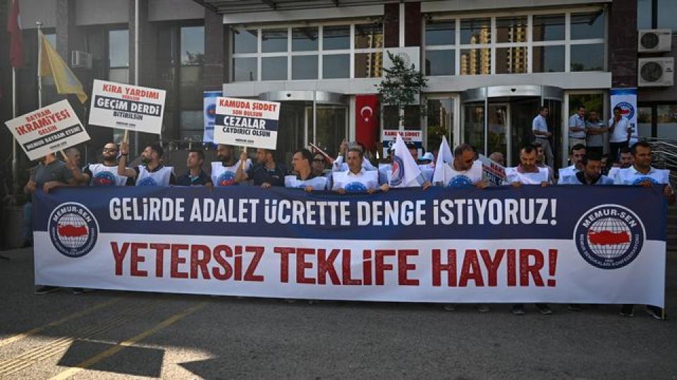 Memur Hükümetin Teklifinden Memnun Değil
