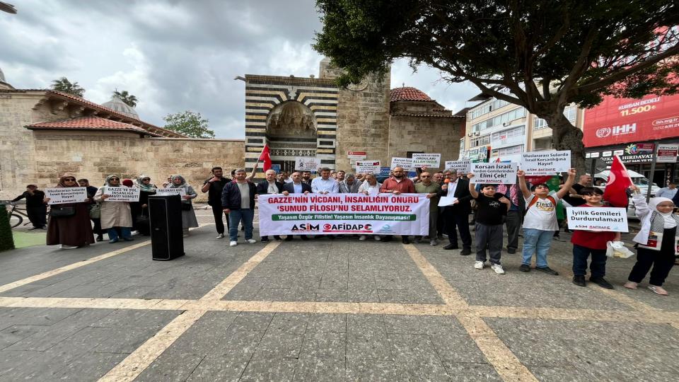 ADANA’DAN İSRAİL’İN KÜRESEL SUMUD FİLOSUNA SALDIRISINA SERT TEPKİ