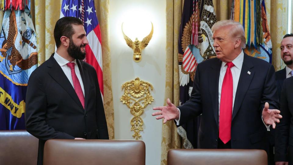 Trump: İsrail'e "bırakın Hizbullah'la Suriye ilgilensin" önerisinde bulundum