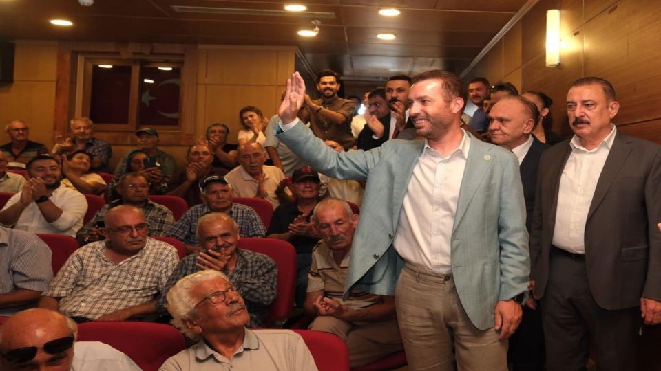 CHP'deki bölünme devam ediyor: Belediye başkanı istifa etti