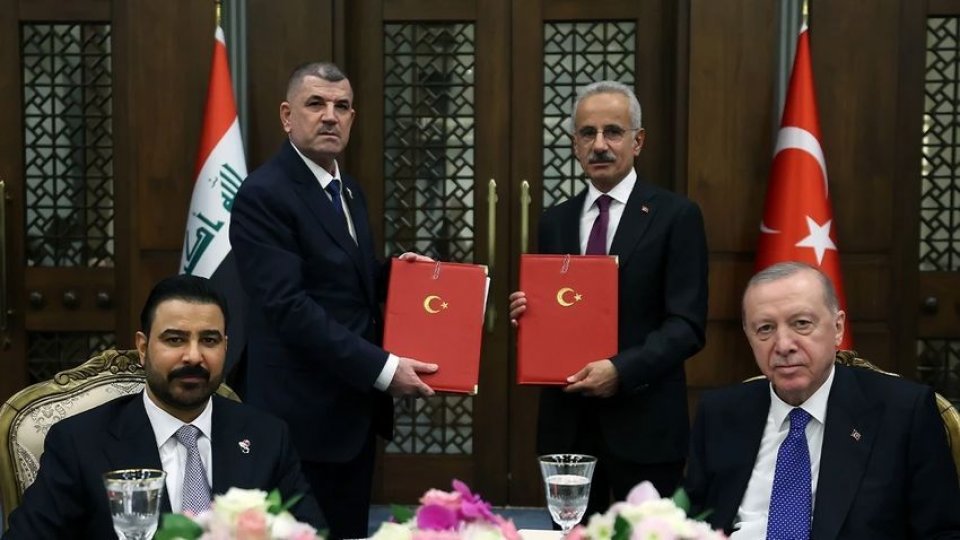 İmza törenindeki iddiaların ardından Iraklı bakan sessizliğini bozdu