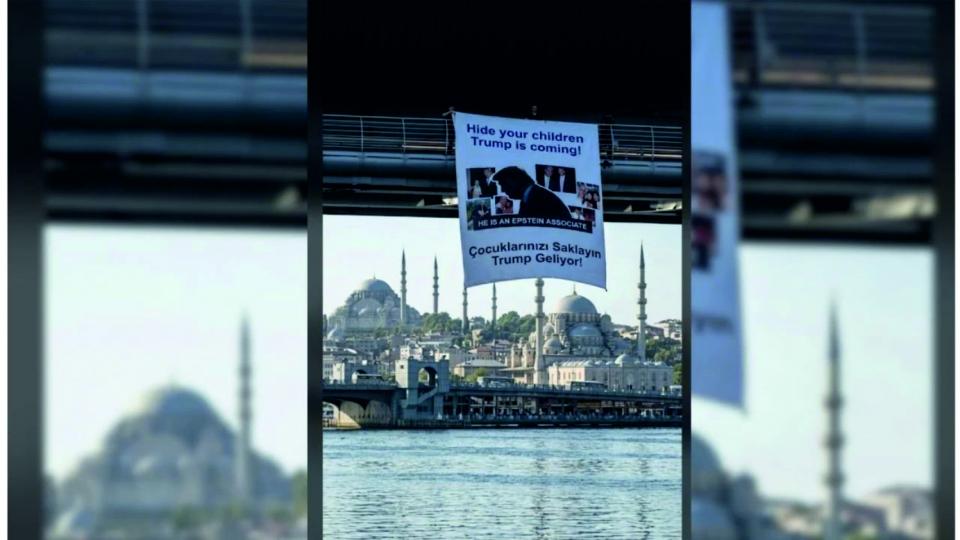 NATO zirvesi öncesi Haliç'te şok pankart: ''Çocuklarınızı saklayın! Trump geliyor''