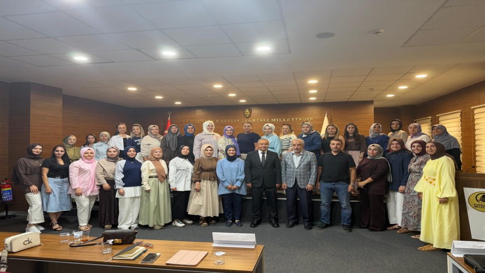Pursaklar Belediyesi Nezaket Okulları Bir Haftalık Hizmet İçi Eğitimini Tamamladı