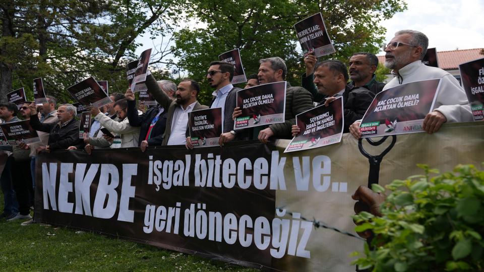 ANFİDAP:ZİM GEMİLERİNE LİMANLARIMIZ DA, VİCDANLARIMIZ DA KAPALI! / ANFİDAP:Tüm sivil ve askeri havaalanlarının, limanların; Siyonist İsrail ve işbirlikçilerine kapatılmasını istiyoruz.