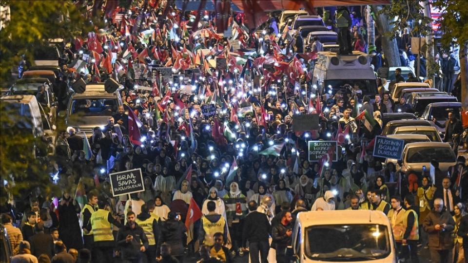 Ankara Refah ve  Gazze için Yürüyüşe Hazırlanıyor! / Ankara'da Binlerce Kişi, "Gazze'ye Işık Ol Aile Yürüyüşü"nde Buluştu