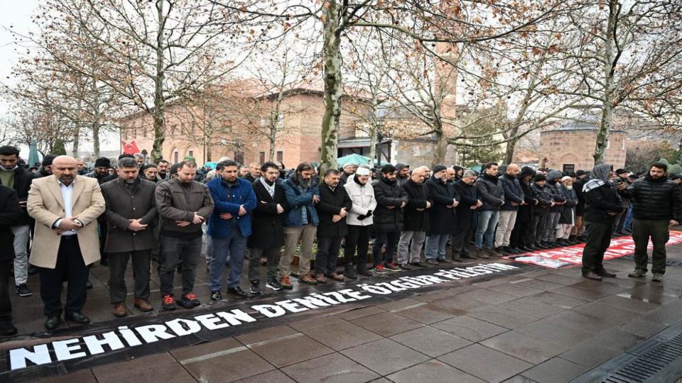 ANFİDAP:ZİM GEMİLERİNE LİMANLARIMIZ DA, VİCDANLARIMIZ DA KAPALI! / Ankara’da katil İsrail'in şehit ettiği Filistinli gazeteciler için gıyabi cenaze namazı kılındı