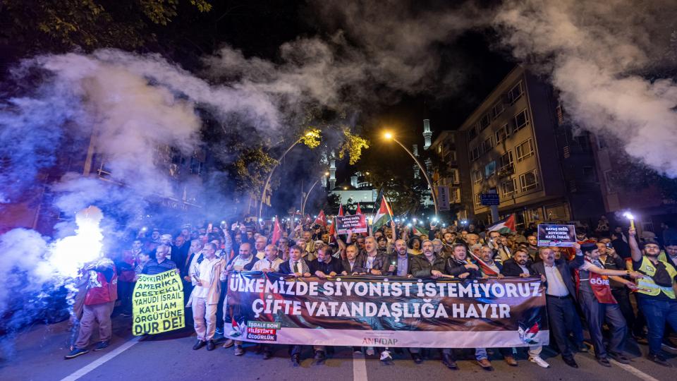 Anfidap: Ayşenur'un Katillerinin Türkiye- İsrail Çifte Vatandaşı Olan ve Soykırıma Katılan Kimselerden Olması Muhtemeldir! / Ankara'da Onbinlerce kişi İsrail Soykırımına karşı yürüdü..