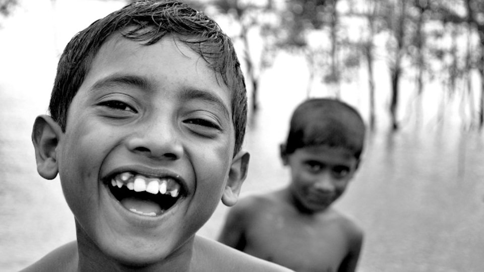 MUSTAFA AKMEŞE / çünkü insanın sevinci, onun kıblesini ele verir.