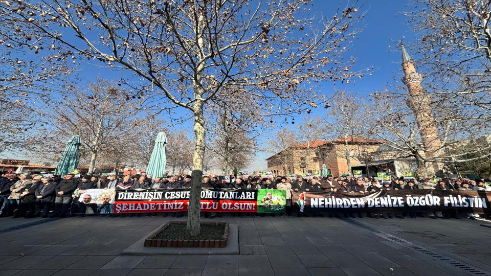 Ankara’da Şehitler Gecesi Düzenleniyor.. / Şehid olan HAMAS komutanları için Ankara'da gıyabi cenaze namazı kılındı