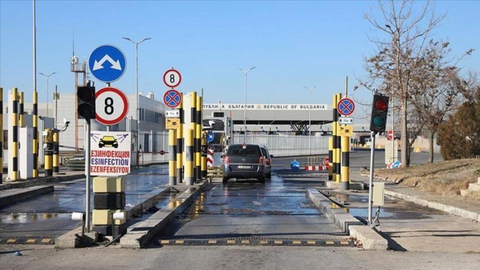 Hamanei:Attığınız hiçbir roket, taşıdığınız hiçbir öfke, düşürdüğünüz hiçbir düşman uçağı bizi kendi hakikatimizden aşağıya düşürmemelidir, başımızı eğmemelidir. / Türkiye ile Bulgaristan arasında yeni gümrük kapısı!